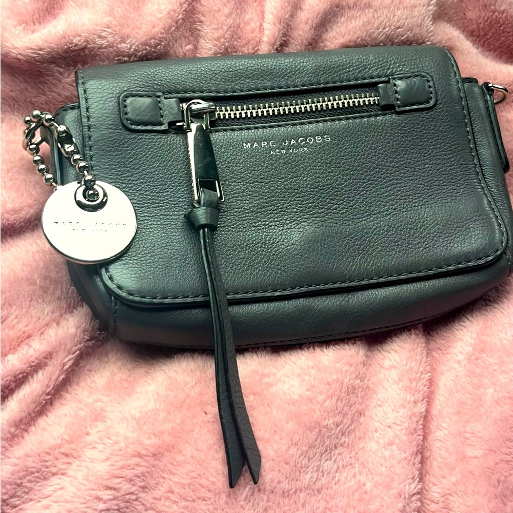 Marc Jacobs grey green wallet hand bag.